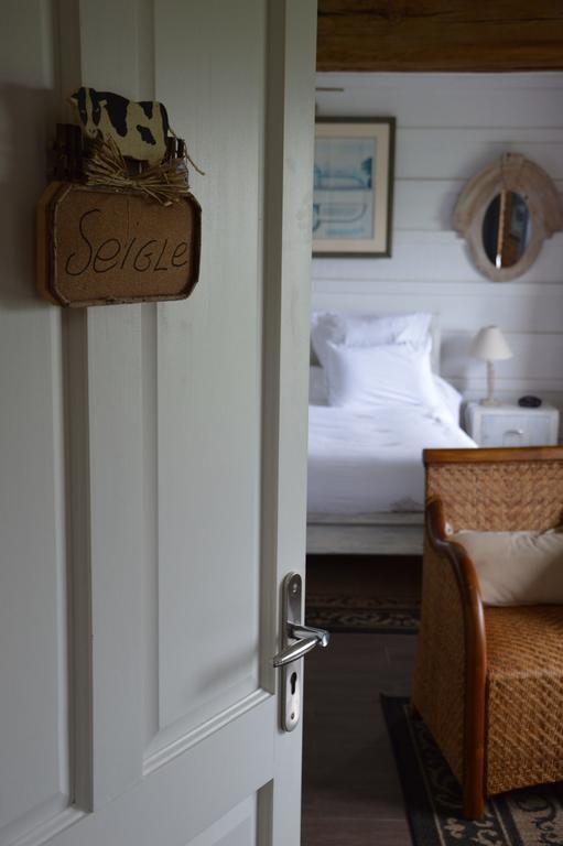 Bed and Breakfast La Grange Des Marettes Cléres Exterior foto