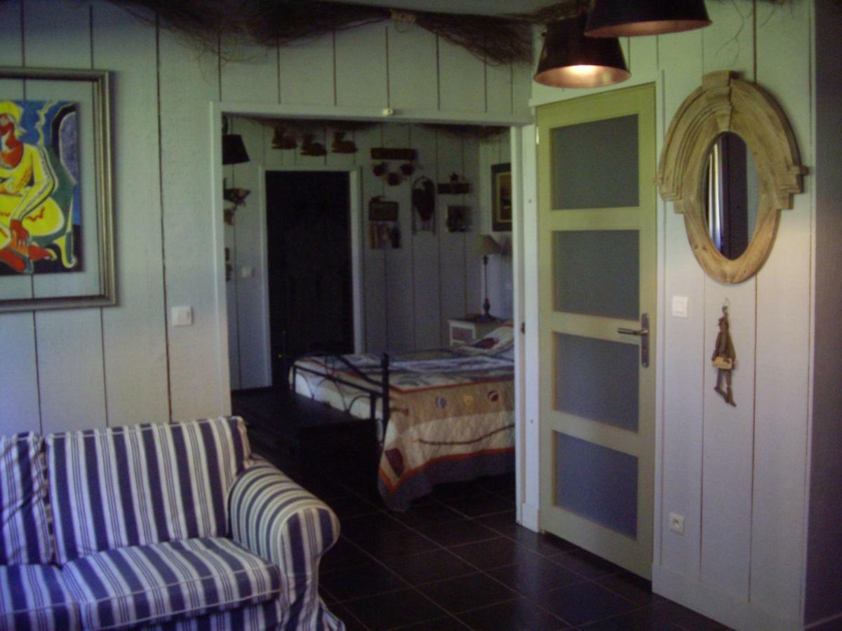 Bed and Breakfast La Grange Des Marettes Cléres Exterior foto