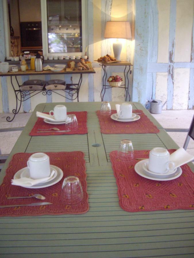 Bed and Breakfast La Grange Des Marettes Cléres Exterior foto