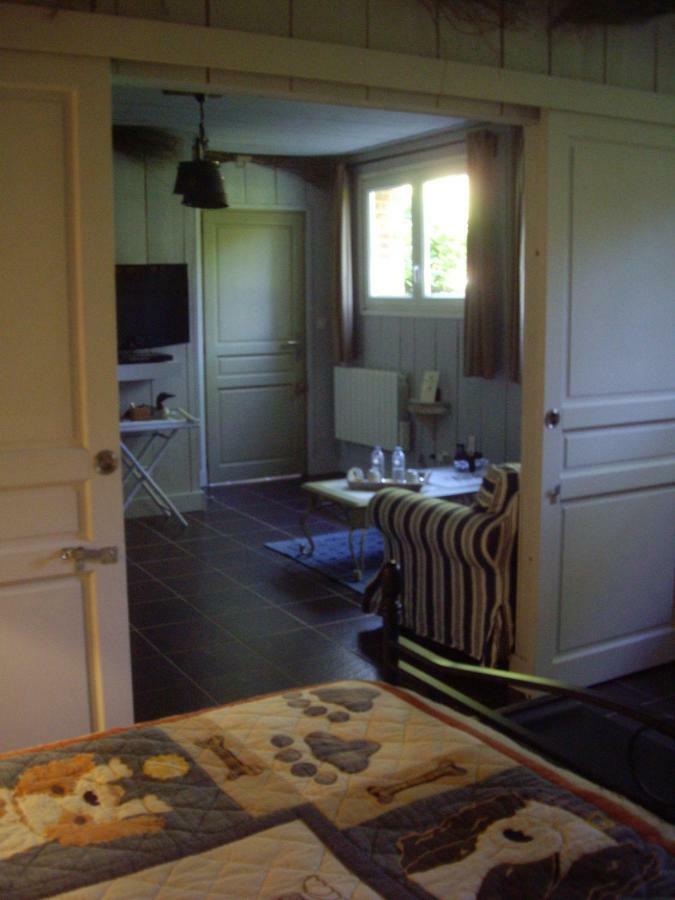 Bed and Breakfast La Grange Des Marettes Cléres Exterior foto